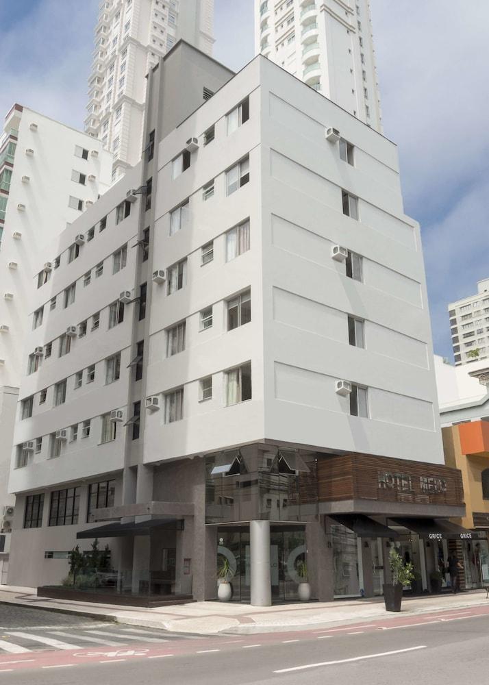 Hotel Melo บัลเนอาริโอ กังโบริว ภายนอก รูปภาพ