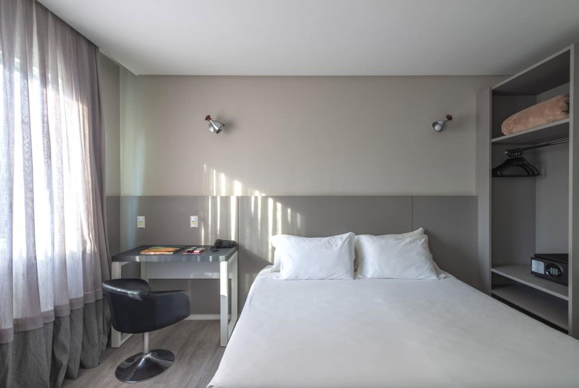 Hotel Melo บัลเนอาริโอ กังโบริว ภายนอก รูปภาพ