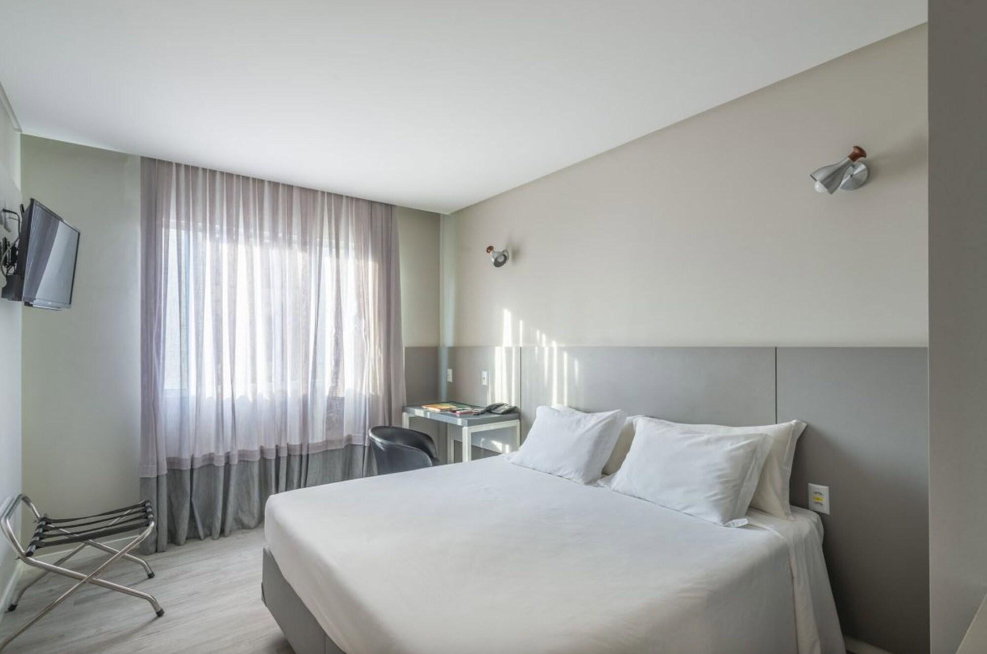 Hotel Melo บัลเนอาริโอ กังโบริว ภายนอก รูปภาพ