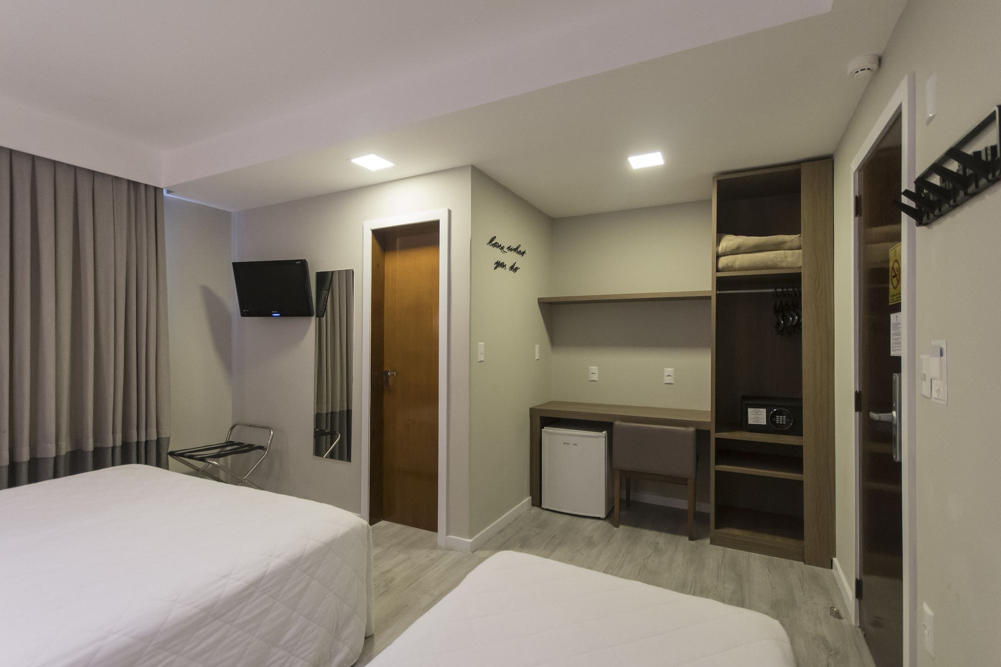 Hotel Melo บัลเนอาริโอ กังโบริว ภายนอก รูปภาพ