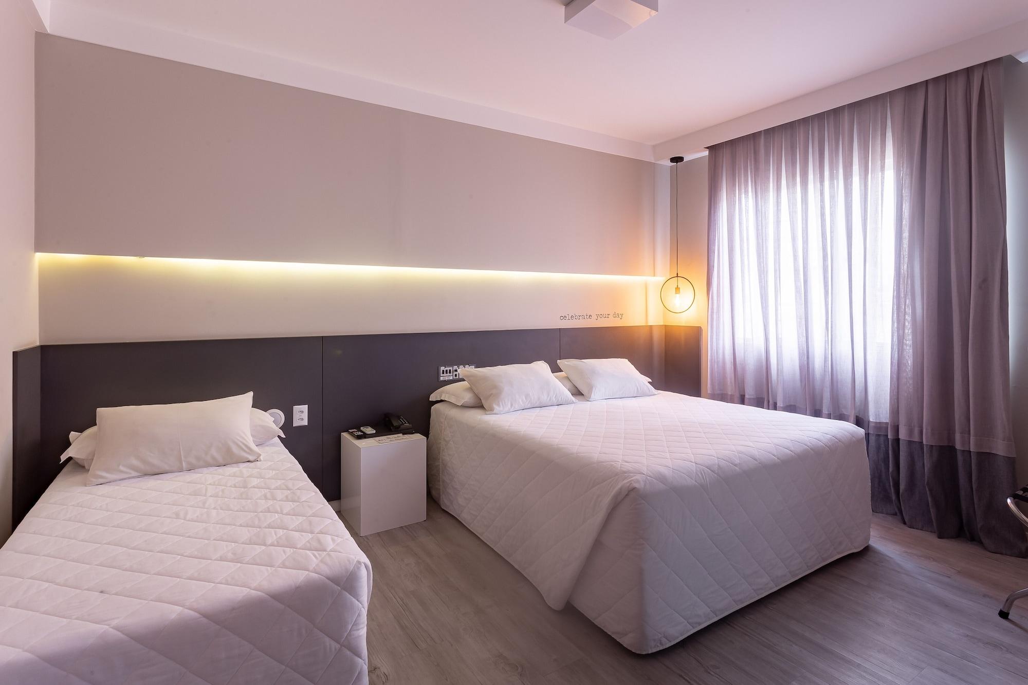 Hotel Melo บัลเนอาริโอ กังโบริว ภายนอก รูปภาพ